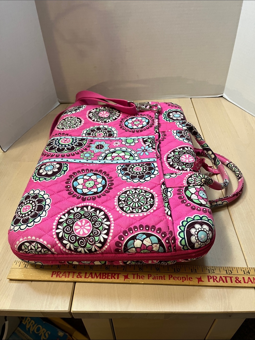 Vera Bradley Pink Cupcake Hard Shell Laptop Travel Bag Quilted Cotton w/ Strap - Picture 14 of 16